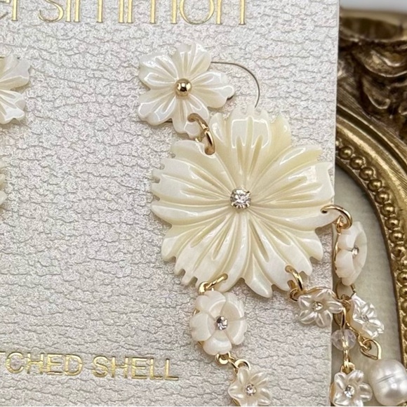 Persimmon Etched Shell Floral Drop Earrings - Picture 10 of 10